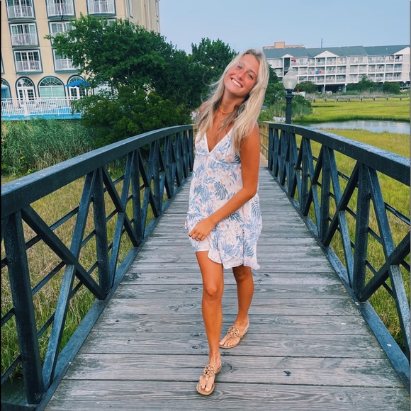 Meet your Posher, Ashley - Picture 1 of 1